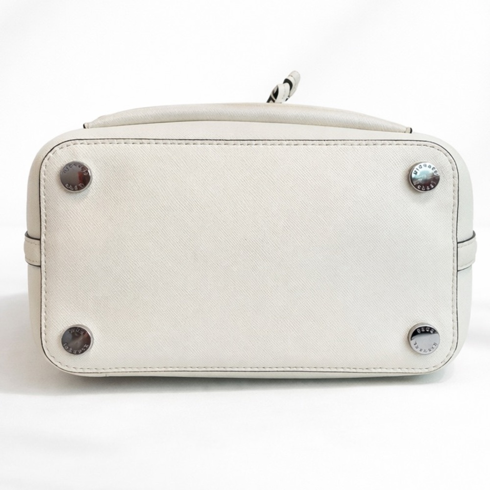 Michael Kors • Greenwich Medium Saffiano Leather Bucket Bag in White - Picture 9 of 17